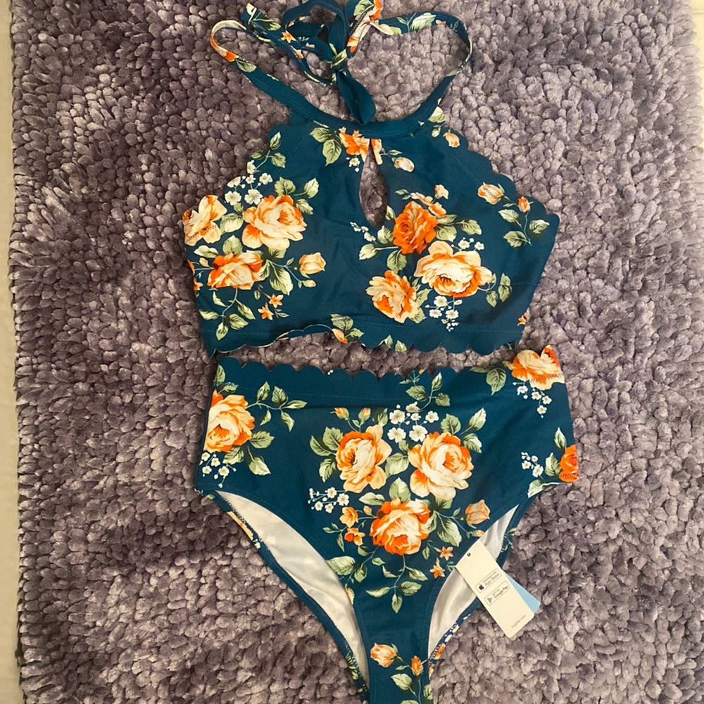 NWT Cupshe Scalloped Bikini